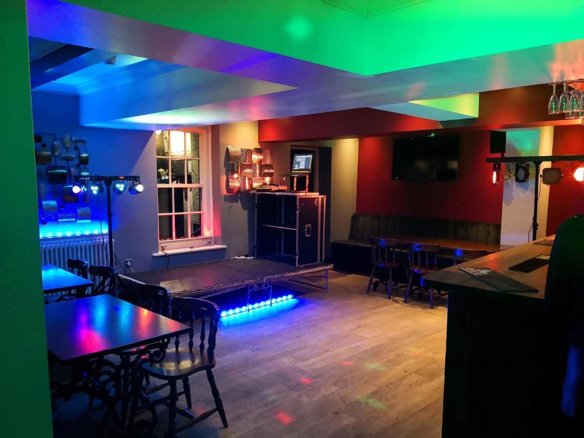 צ'סטר The Commercial Bar & Hotel מראה חיצוני תמונה