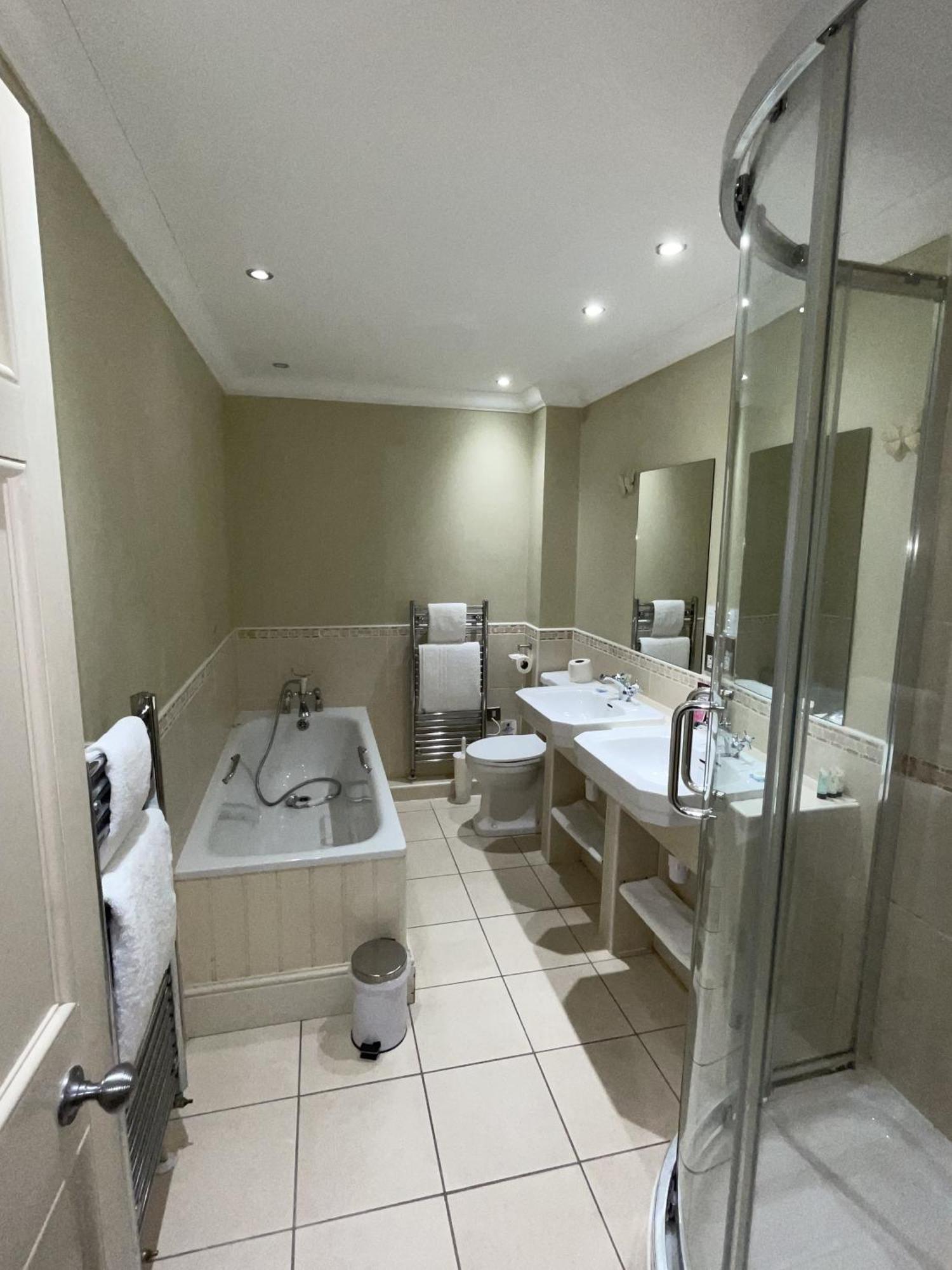 צ'סטר The Commercial Bar & Hotel חדר תמונה